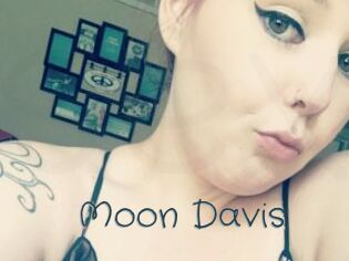 Moon_Davis